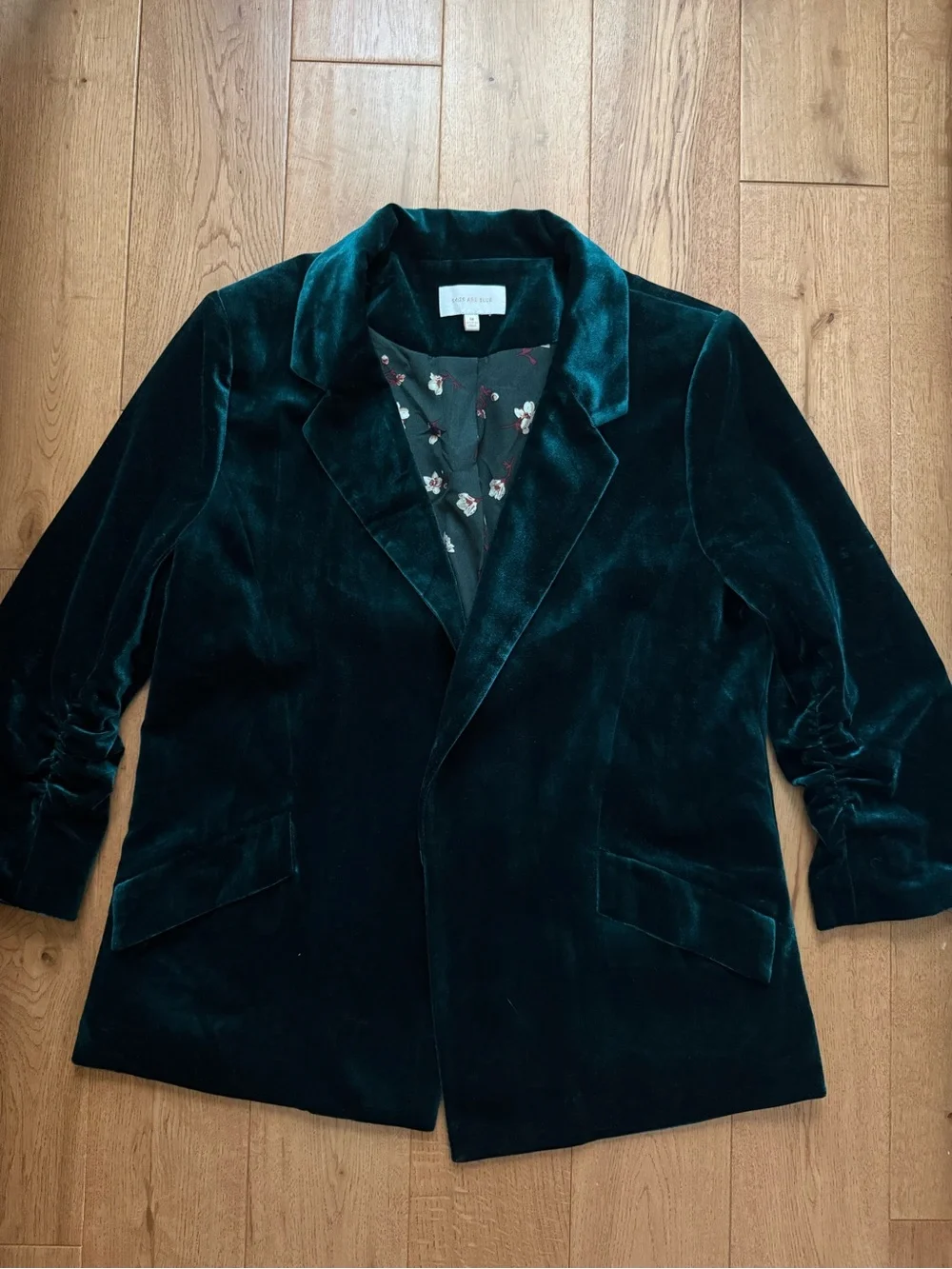 Skies Are Blue Velvet Blazer Jacket in Deep Green - Picture 6 of 12